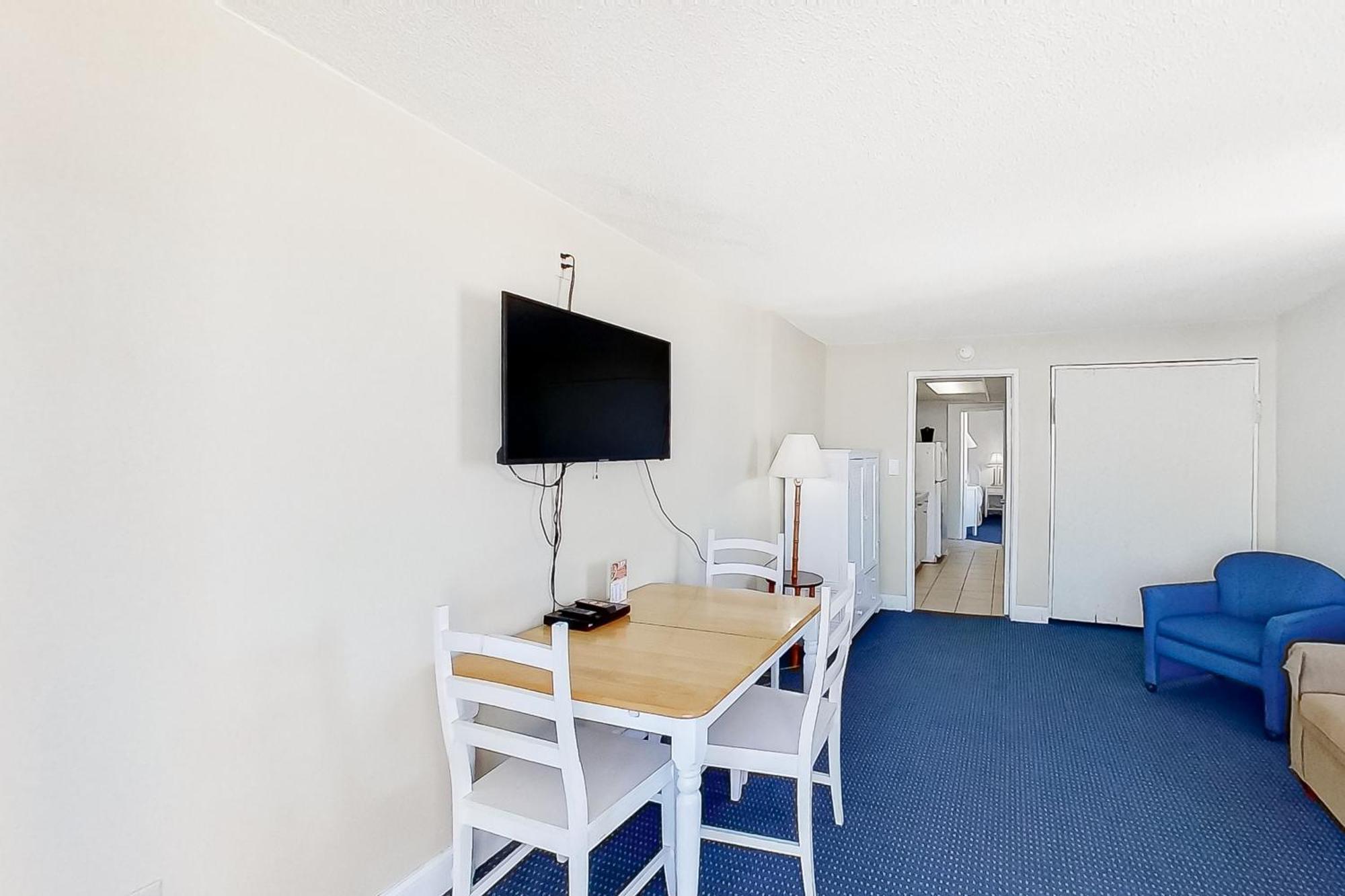 Ocean Park Resort - Oceana Resorts Vacation Rentals Myrtle Beach Room photo