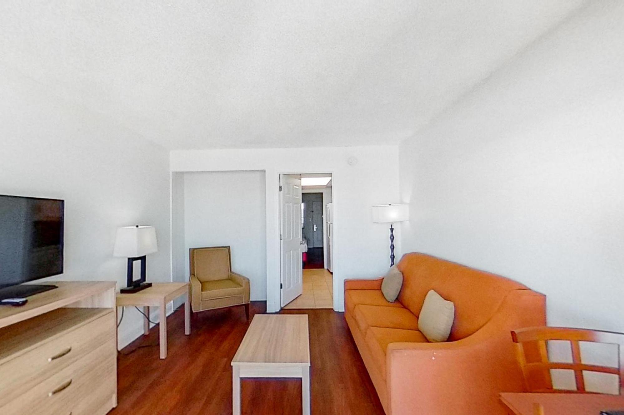 Ocean Park Resort - Oceana Resorts Vacation Rentals Myrtle Beach Room photo